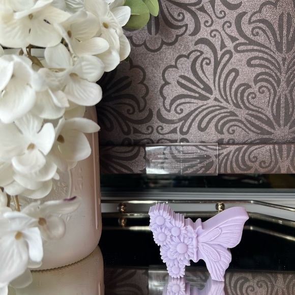 Handmade Other - Butterfly Floral Soap Bar - Citrus scent